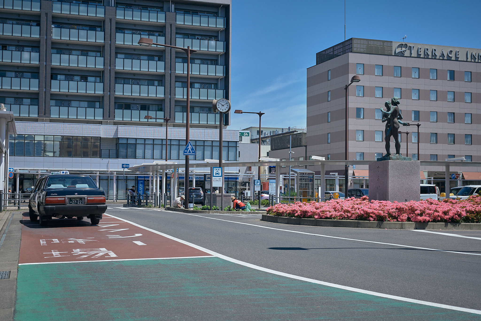 勝田駅前花壇コキア苗植え ひたちなかベストライオンズクラブ 茨城 ひたちなか ライオンズクラブ